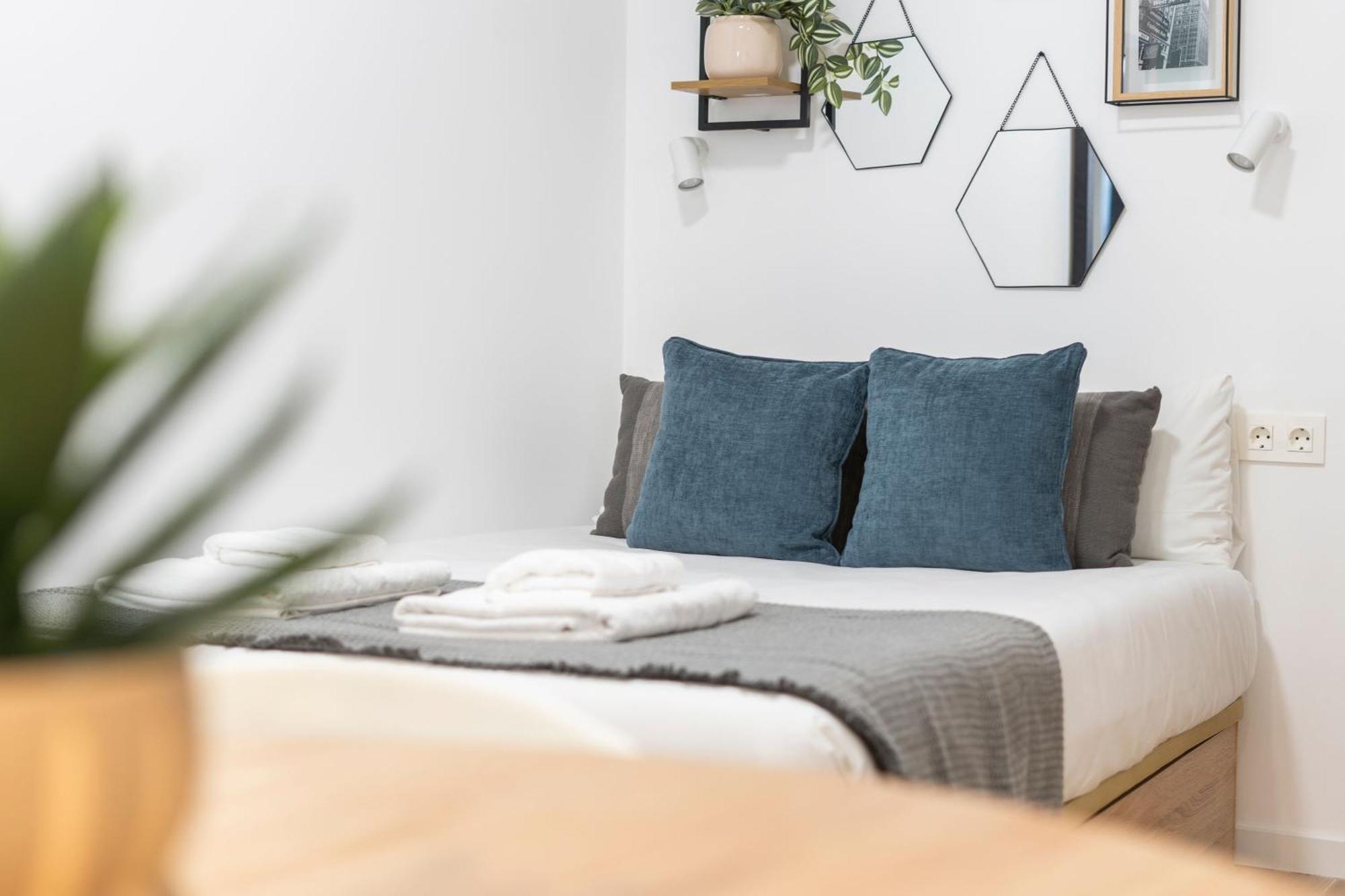 Vlc Host - Ausias March Apartment *